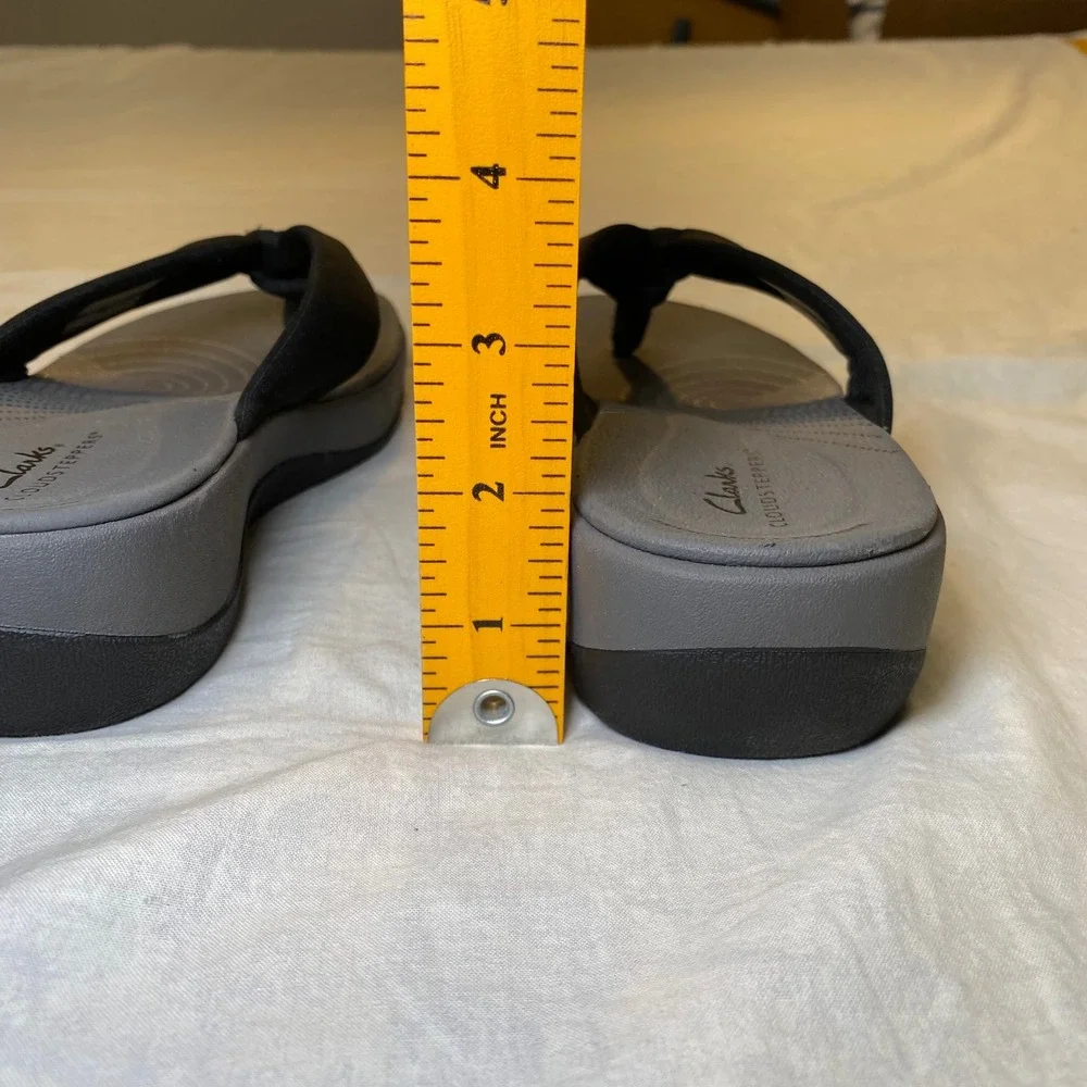 Clarks Cloudsteppers Cushionsoft Wedge Thong Sandals Women's Size 9 Black